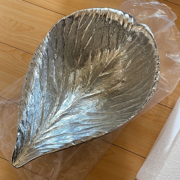 Michael Aram - Silver Polished Rose Petal Bowl - Picture 1 of 6